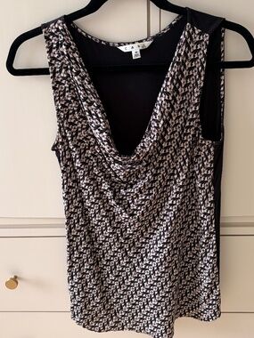 Classic Women's Sleeveless Top